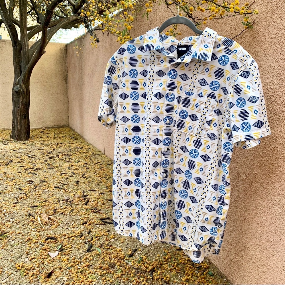 North Face NWOT Men’s Baytrail Pattern Shirt